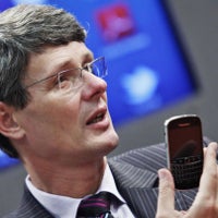 BlackBerry CEO Heins not happy with how long it takes carriers to update OS