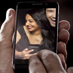 Motorola DROID Mini outed with Kevlar, slides directly in the compact slot