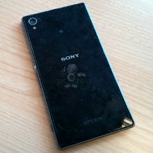 Sony i1 Honami poses for the camera along the Xperia Z, camera interface showcased again