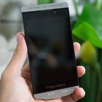 Hi-res photos of the Porsche Design BlackBerry leak out