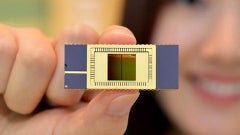 Samsung first with 'stacked' V-NAND memory for mobile devices