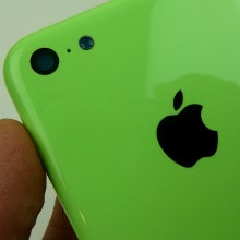 See the glossy green iPhone 5C chassis snapped from all sides in high resolution