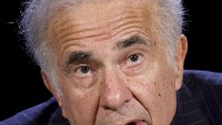 Icahn speaks to Cook, wants Apple to buy back shares