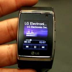 LG exec confirms a tablet by year-end: large phablet, smart watch, and flexible displays coming next year