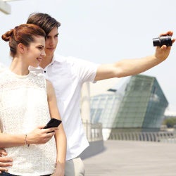 Sony QX10 and QX100 lens modules official: turn your smartphone into top-shelf camera