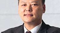 HTC won't fire CEO Peter Chou yet