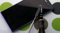 Sony Xperia Z1 is taken apart, reveals same back cover design as its predecessor