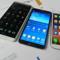 New HTC One Max photos pit it against the Galaxy Note 2 & 3