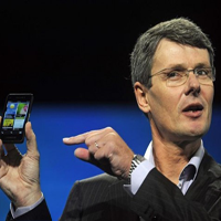 BlackBerry operating loss nears $1 billion for Q2, focus now on enterprise