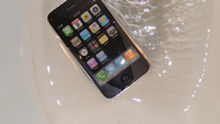 Bogus Apple ad convinces some that iOS 7 makes your iPhone waterproof