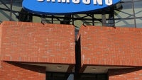 Samsung executive says model with curved screen will have October release date