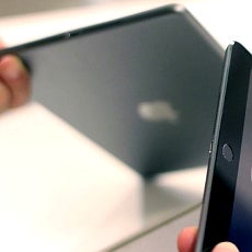 More pictures of the iPad 5 and mini 2 leak, the small one doesn't sport Touch ID