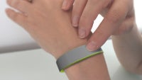 TapTap is a smart wristband for romantics: creates an instant invisible connection between lovers
