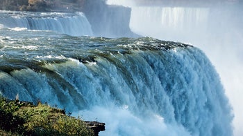 Niagara falls, new name for the 9630 is BlackBerry Tour?