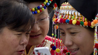 Just as Apple signs deal with China Mobile, smartphone growth slows in China