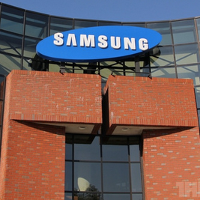 Is the Samsung Hit a Padfone type device?