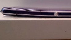 Xperia Z1 frame bending for no reason, claim users