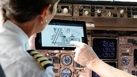 Microsoft Surface 2 gets FAA authorization to be used to replace pilots' flight bag