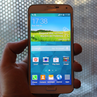 The Samsung Galaxy S5 leaks in its full, high-resolution glory: waterproof, fingerprint sensor, 16MP