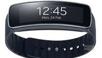 Samsung Gear Fit brings a curved display to a health-tracking band