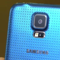 Samsung posts its own, official Galaxy S5 hands-on first look video