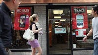 Radio Shack reports larger Q4 loss due to weakness in phone and tablet sales; 1100 stores to close