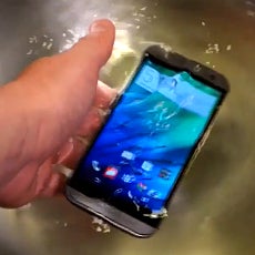 HTC One (M8) drop and water test