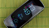 Samsung Gear Fit seems to be a hit, initial stock reportedly sells out
