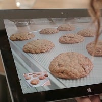 Chocolate chip cookies to yoga, Microsoft shows off the Surface 2 with a new ad
