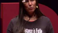 UAL forces Google Glass wearing passenger to remove her specs