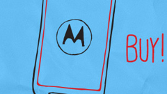 Motorola Moto E allegedly pictured next to the Moto G