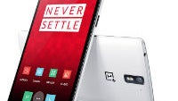 The OnePlus One does NOT have a microSD slot