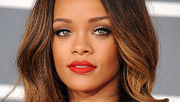 Broken phone signed by Rihanna fetches $66,500 on eBay