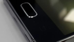 Samsung Galaxy S5 Alpha live photos show up, 4.7-inch display apparently confirmed
