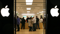 Apple Stores to allow customers to use U.S. carrier's early upgrade programs to buy the iPhone