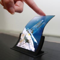 Cheaper, easier to make bendable OLED displays might hit the shelves by the end of 2014