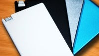 TravelCard is a 0.18 inch (4.7mm) thick portable charger with stunning good looks