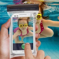 How to waterproof your iPhone 6, Android, or any other smartphone with this cheap aLOKSAK plastic bag
