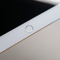 More images of a supposed clone of the Apple iPad Air 2 creep up