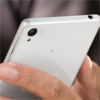 Xperia Z3 and Z3 Compact users report a pink blotch issue with the camera