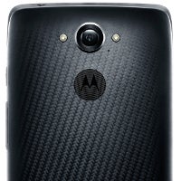 Motorola DROID Turbo size comparison: see how the most potent smartphone at the moment fares size-wi