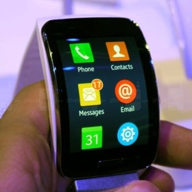 Samsung Gear S, the smartwatch that lets you make phone calls, is available now in the US