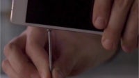 Oppo tortures the super-slim R5 for your viewing pleasure, takes a subtle "stab" at Apple while at it