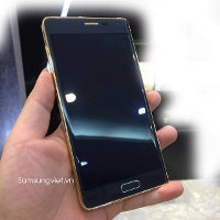 A gold-plated variation of the Samsung Galaxy Note Edge has been spotted in the wild