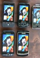 7 smartphone displays compared in a video