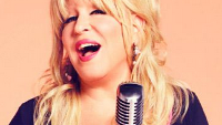 Worm crawls out of Bette Midler's iPhone