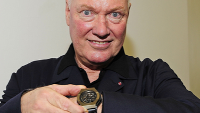 Tag Heuer's chief does a 180 degree flip; he now plans on wearing the Apple Watch