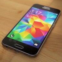 Latest Galaxy S6 teaser suggests that the phone will be lightning-fast and last you at least a full