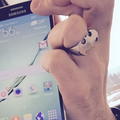 T-Mobile's John Legere shows off his Samsung Galaxy S6 edge, says it's "amazing"