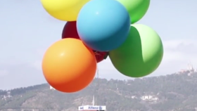 Sony shows us how light the Xperia Z4 Tablet is by making it float (with a bit of extra help)